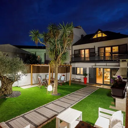 Casa De Ensueno En El Castro De Y Centrica By Prishomes Semesterbostad *