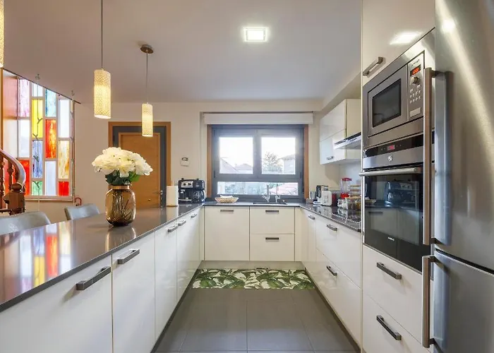 Casa De Ensueno En El Castro De Y Centrica By Prishomes Tatil Evi Vigo