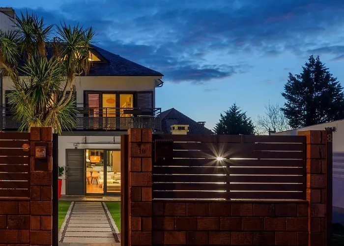 Casa De Ensueno En El Castro De Y Centrica By Prishomes Tatil Evi Vigo